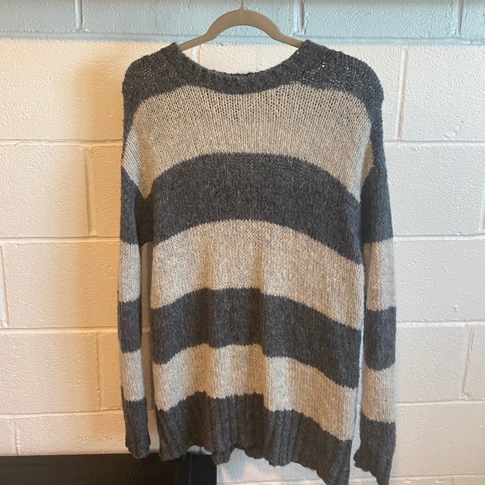 American eagle oversized sweater